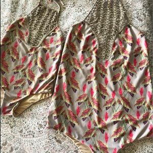 Large Honey & Mama teahupoo suits